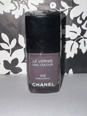 CHANEL Le Vernis Nail Colour 509 Paradoxal - Plum Gray